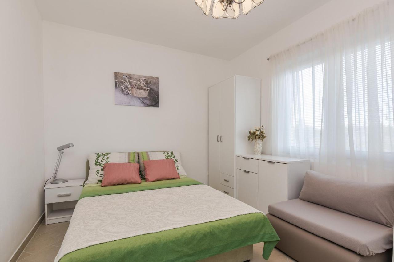 Villa Flora Maris Apartments Privlaka  Ngoại thất bức ảnh