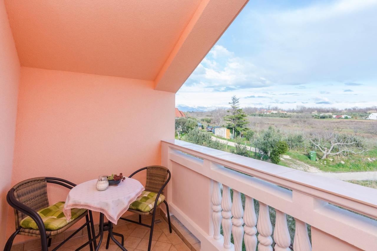 Villa Flora Maris Apartments Privlaka  Ngoại thất bức ảnh