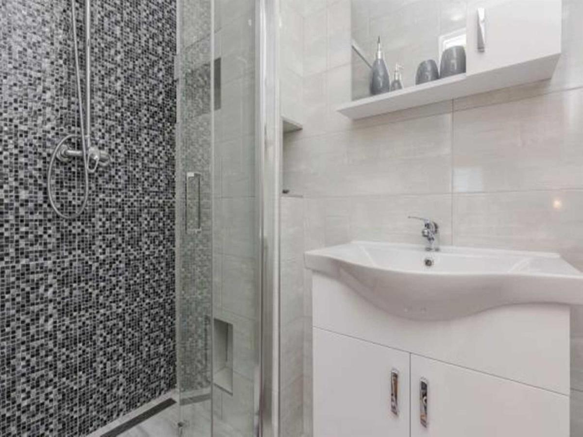 Villa Flora Maris Apartments Privlaka  Ngoại thất bức ảnh